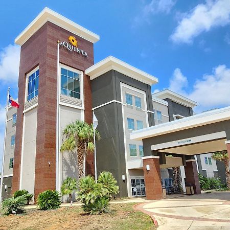 La Quinta By Wyndham Pearsall Exterior photo