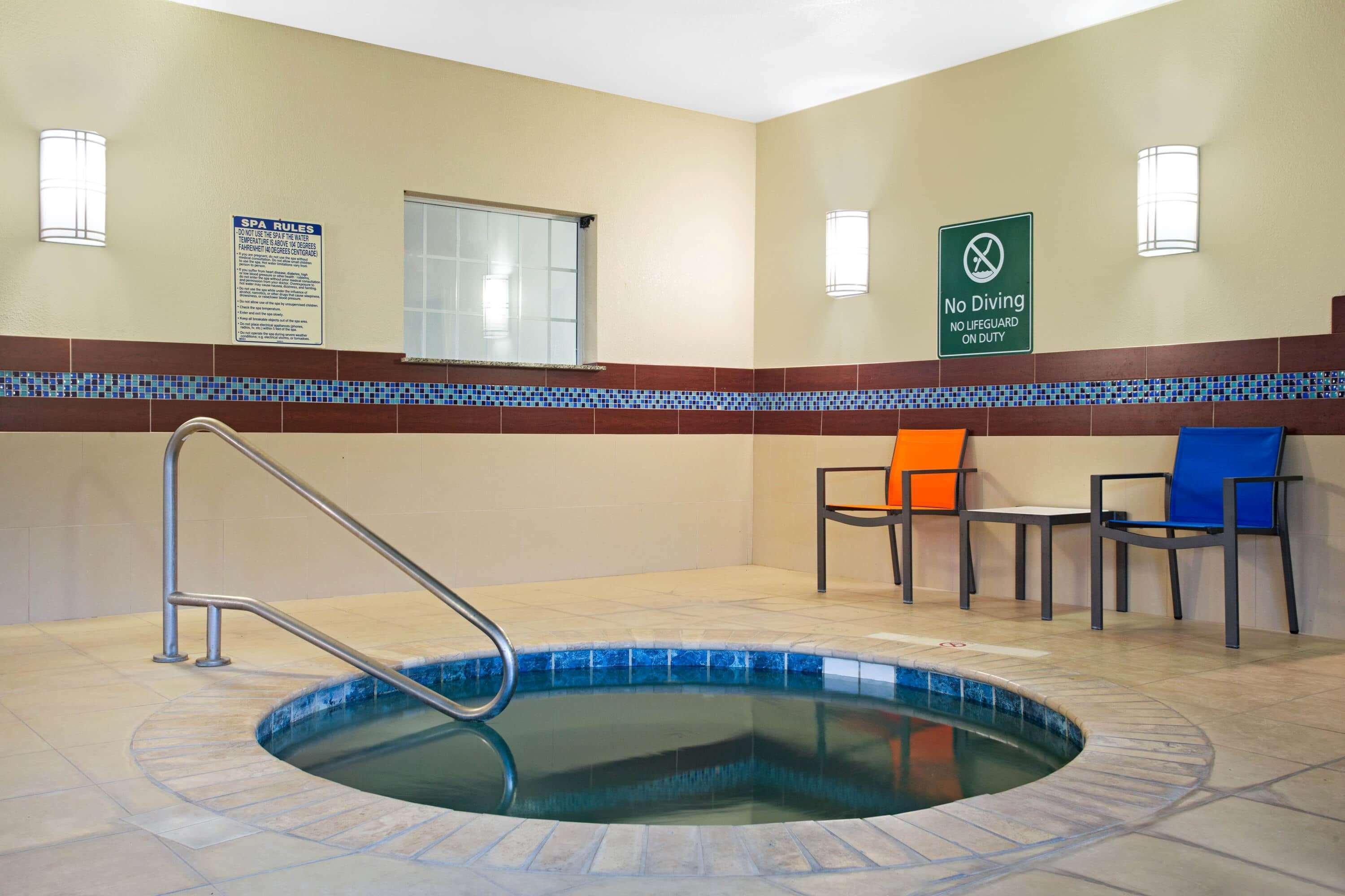 La Quinta By Wyndham Pearsall Exterior photo